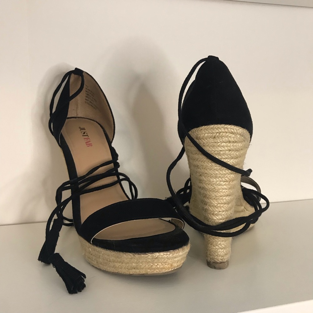 SIZE 8 black summer wedges